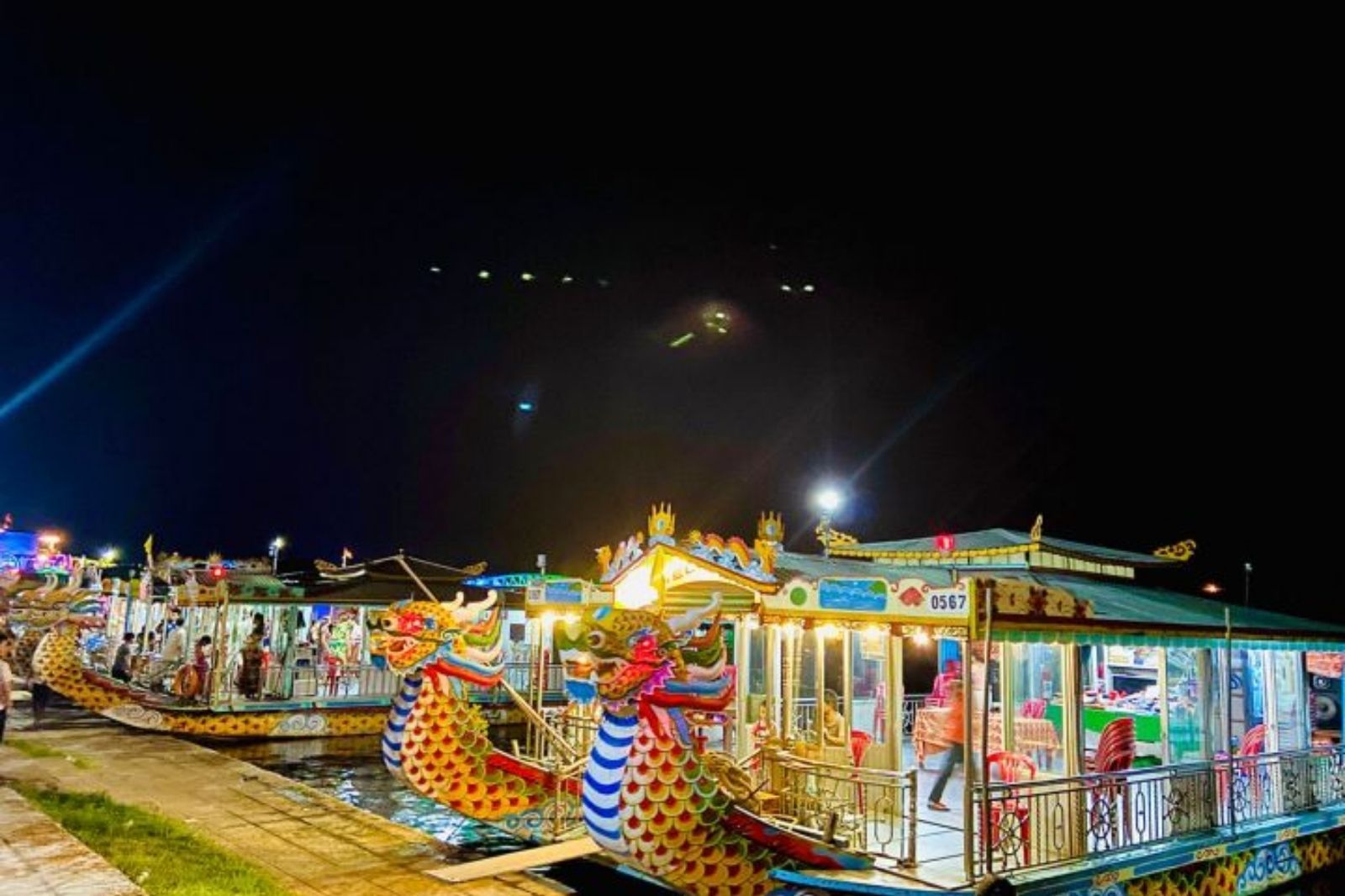 Ngắm cảnh thành phố Huế về đêm