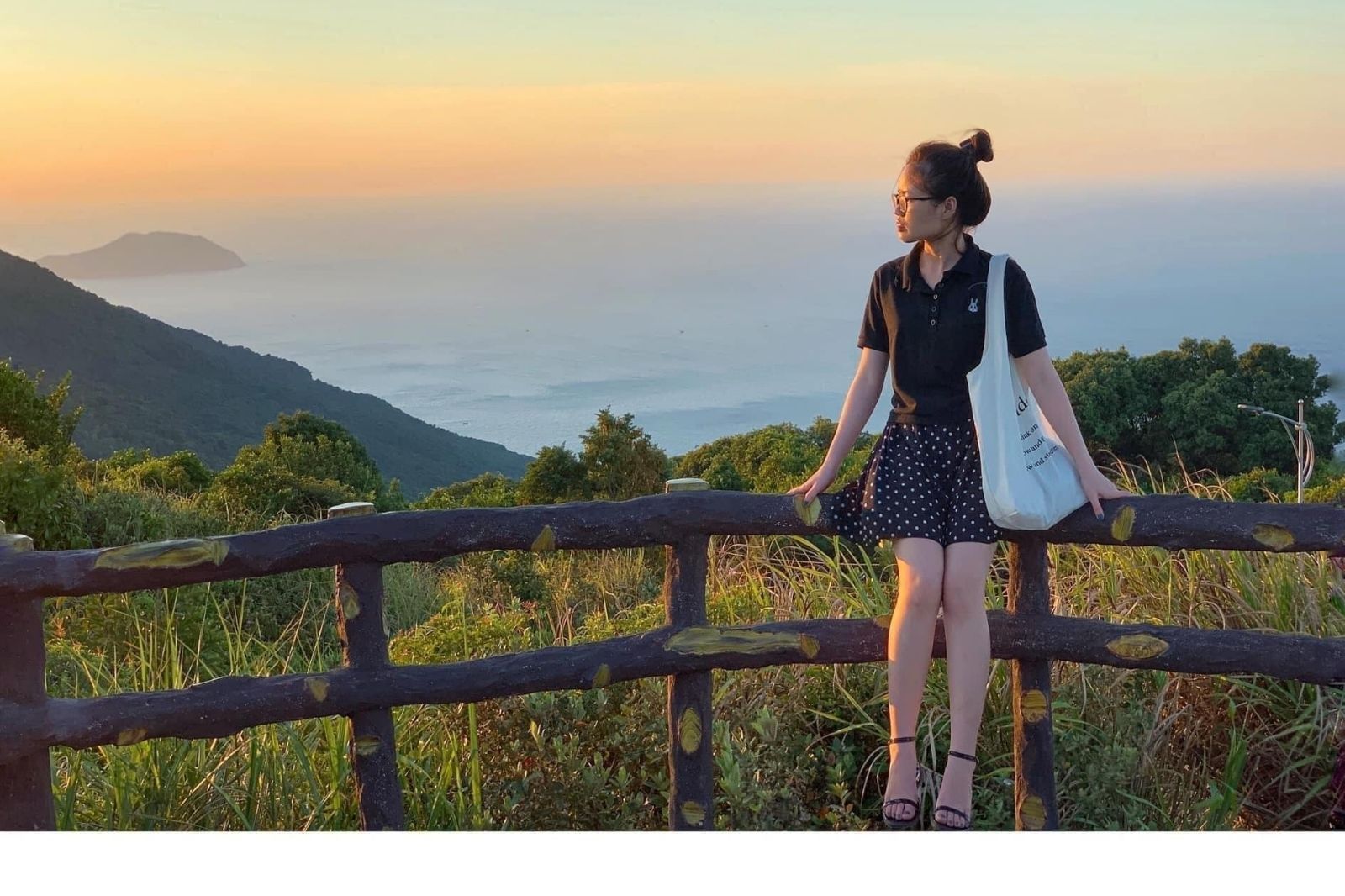 Ngắm hoàng hôn ở bán đảo Sơn Trà