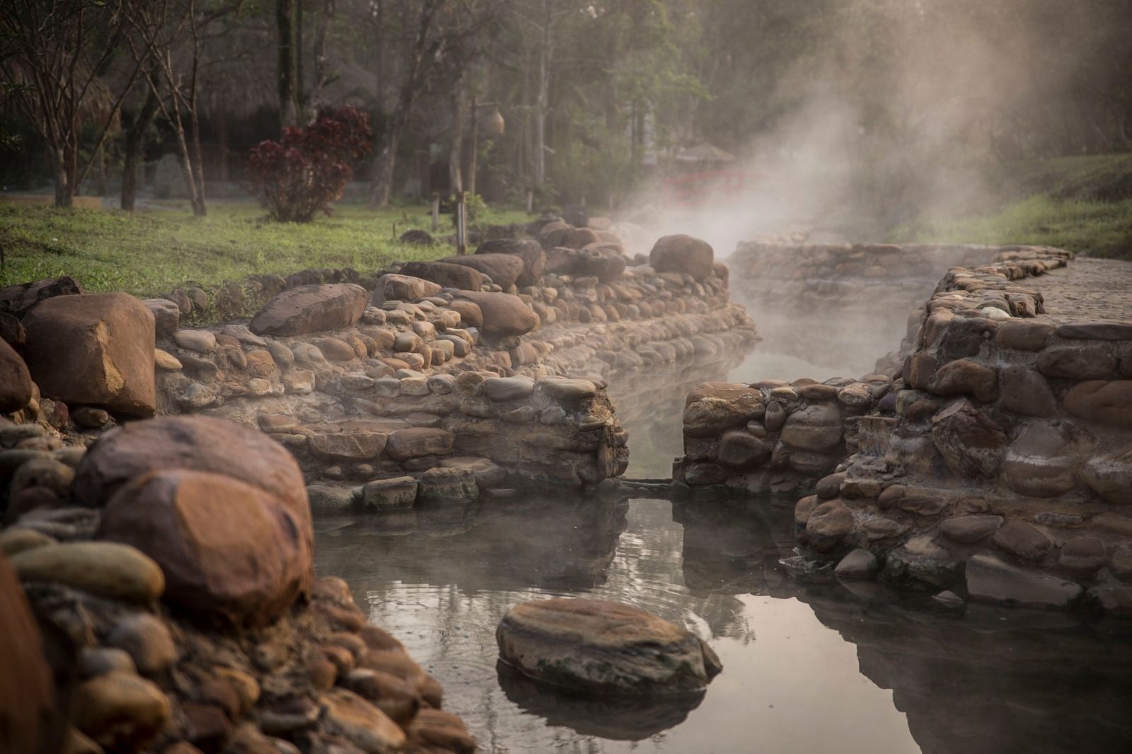 Ngâm suối khoáng nóng rất tốt cho sức khỏe