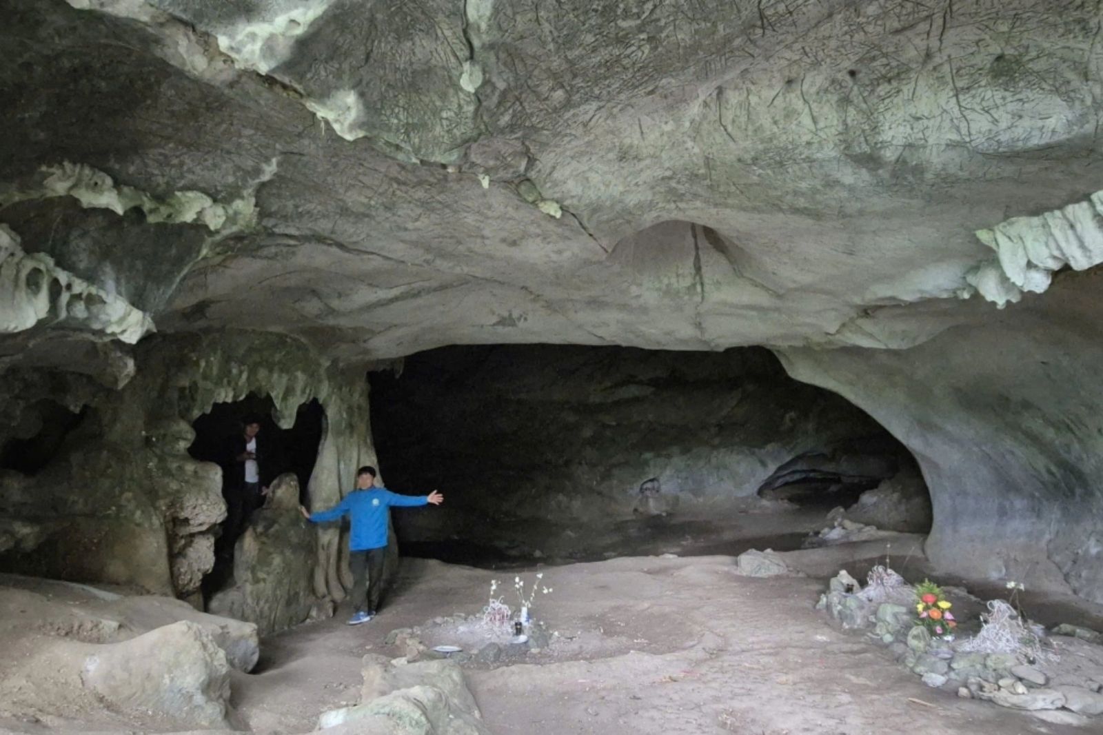 Ngăn ngoài cùng của động Người Xưa 