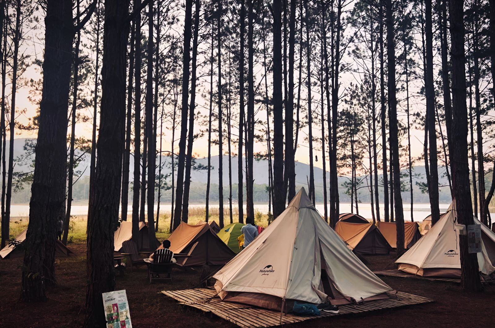 Nghỉ đêm tại Lux Camp
