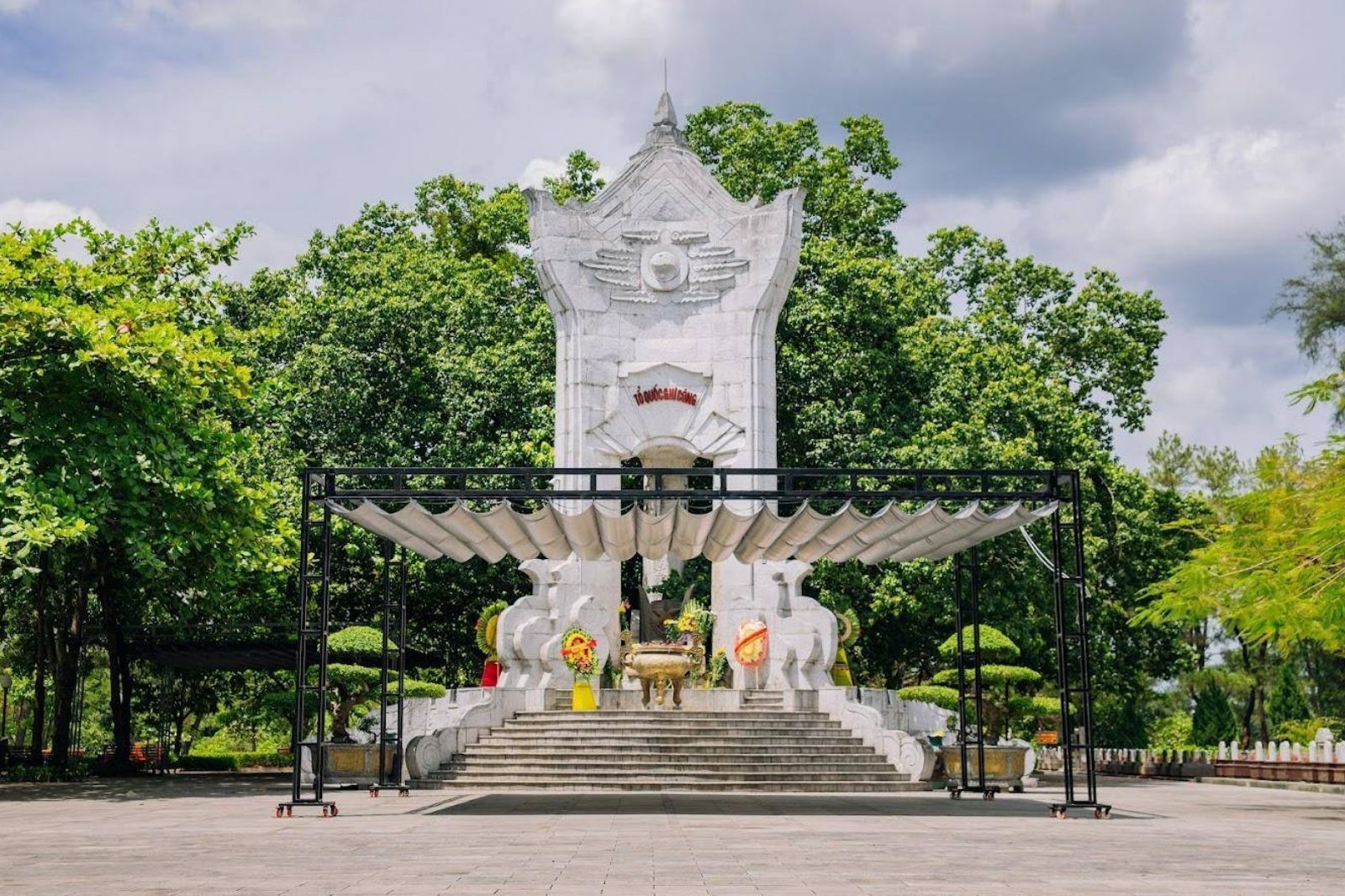 Nghĩa trang liệt sỹ Trường Sơn 