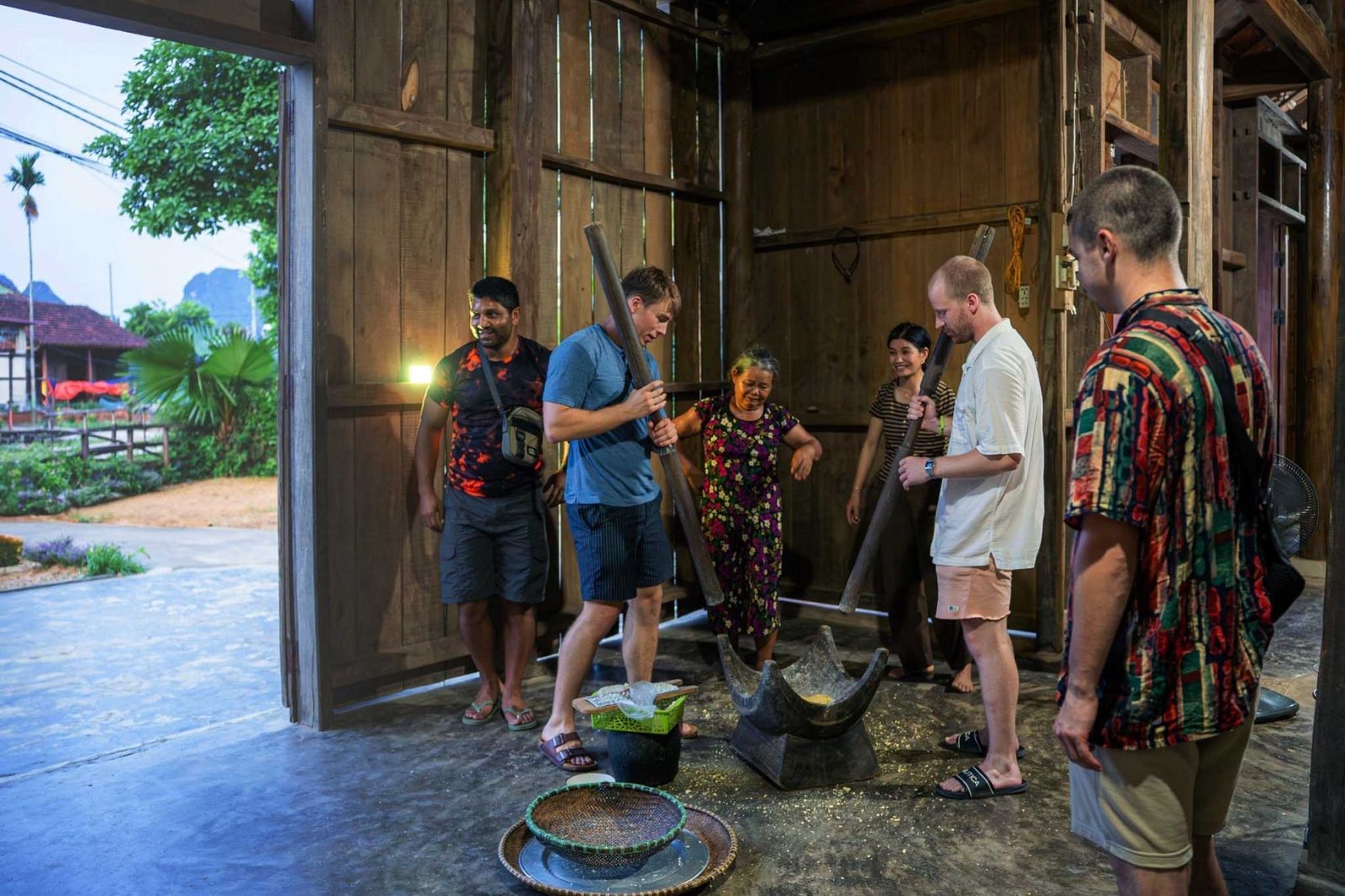 Người dân địa phương rất hiếu khách