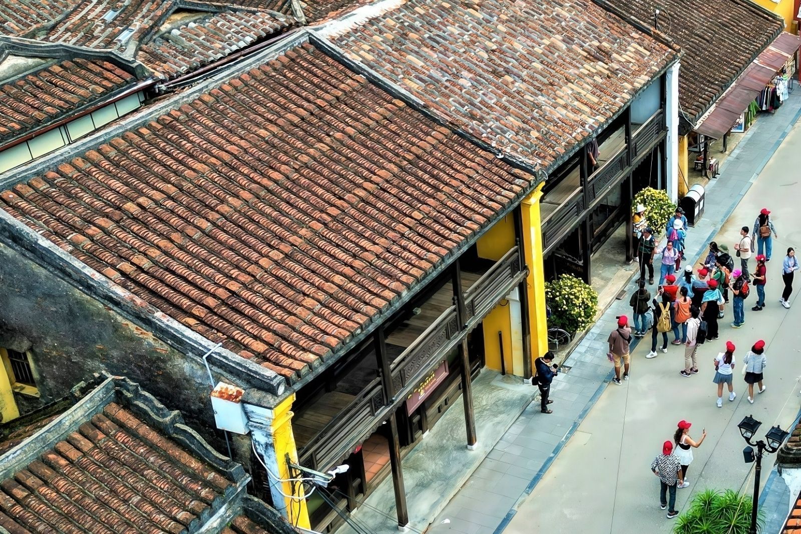 Nhà cổ Phùng Hưng được xây dựng bởi một thương nhân người Việt