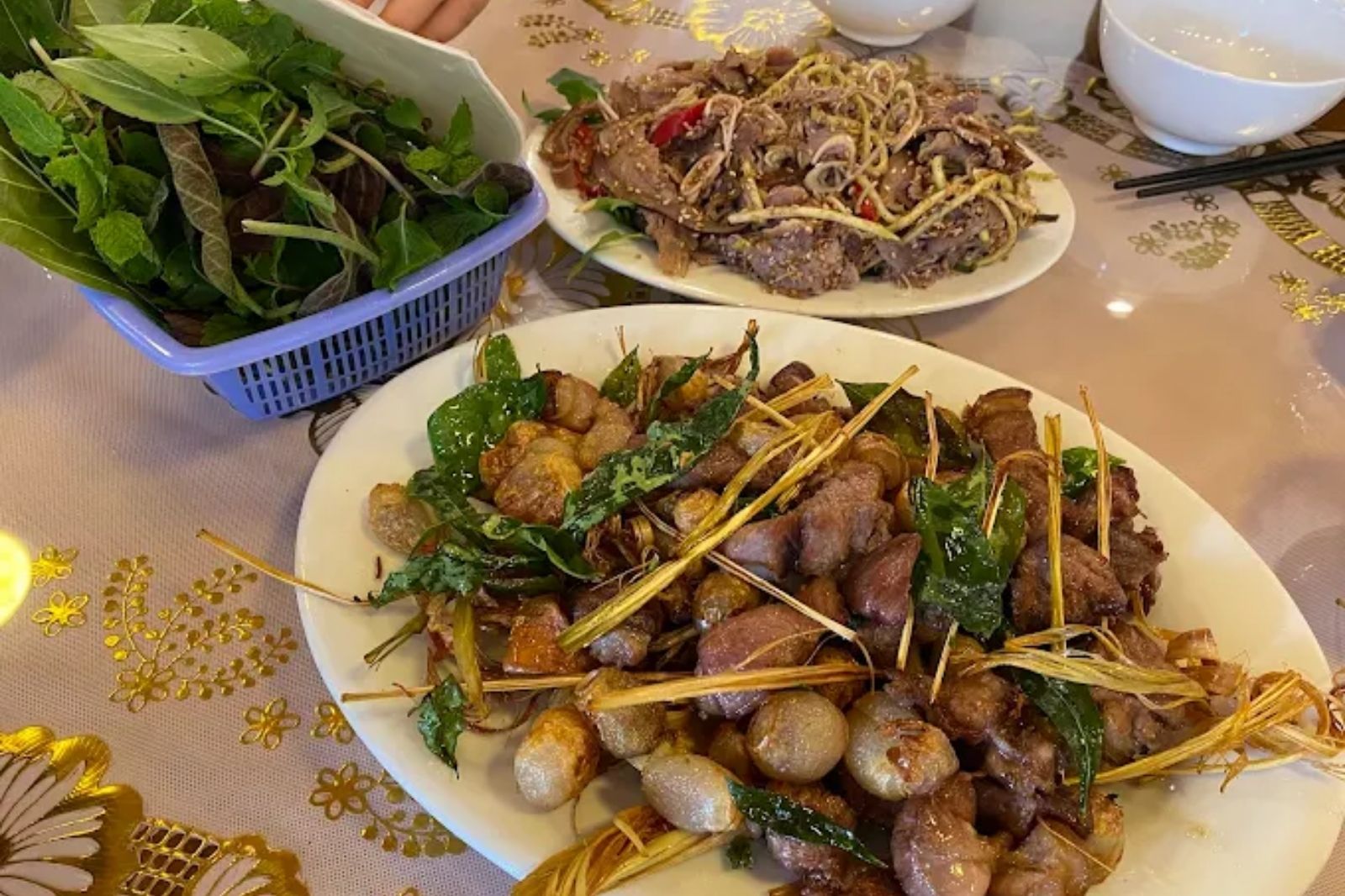Nhà hàng Ba Cửa  