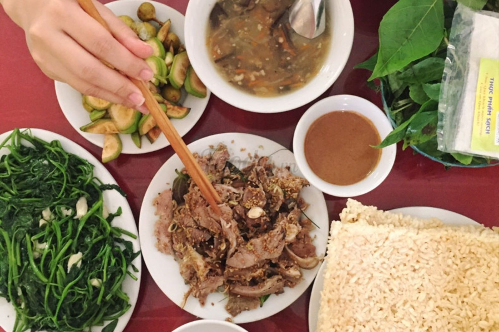 Nhà hàng bến thuyền Tràng An  