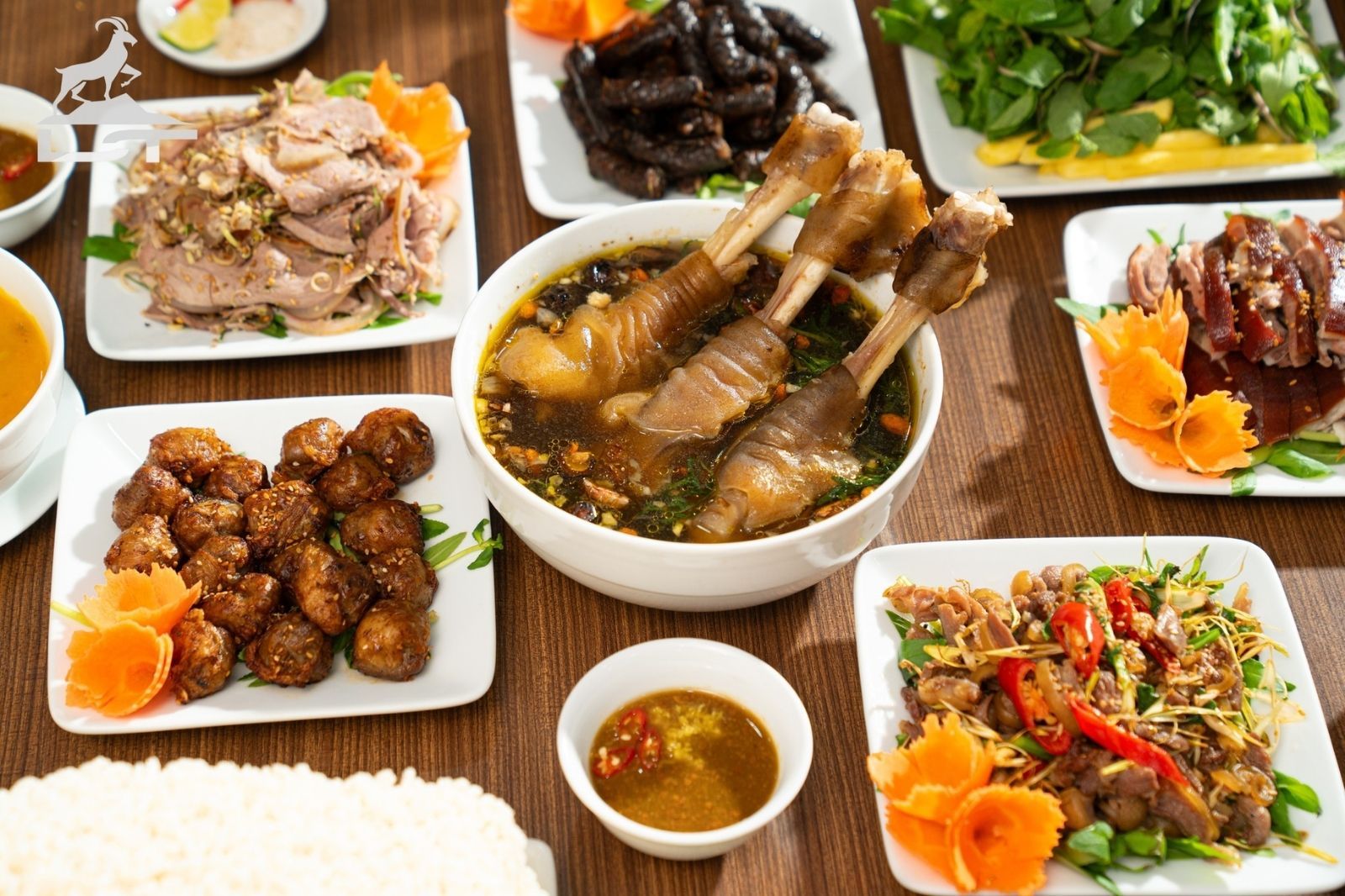 Nhà hàng dê Lương Thương