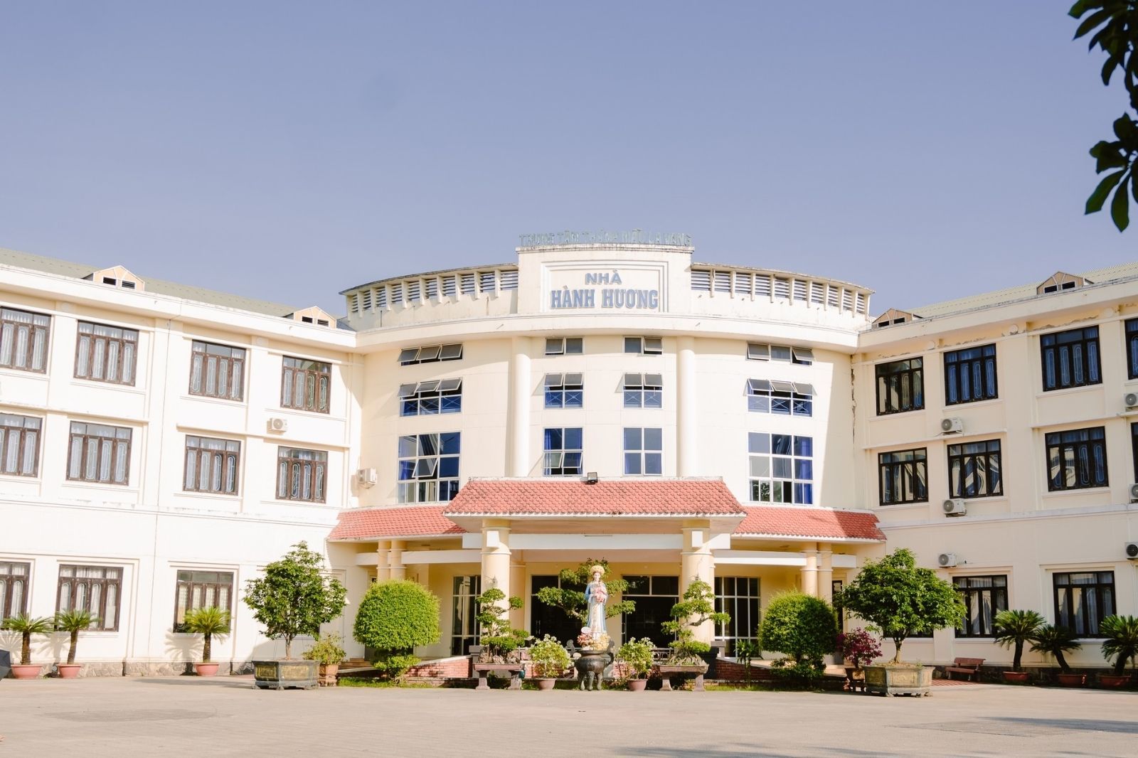 Nhà hành hương ở La Vang 