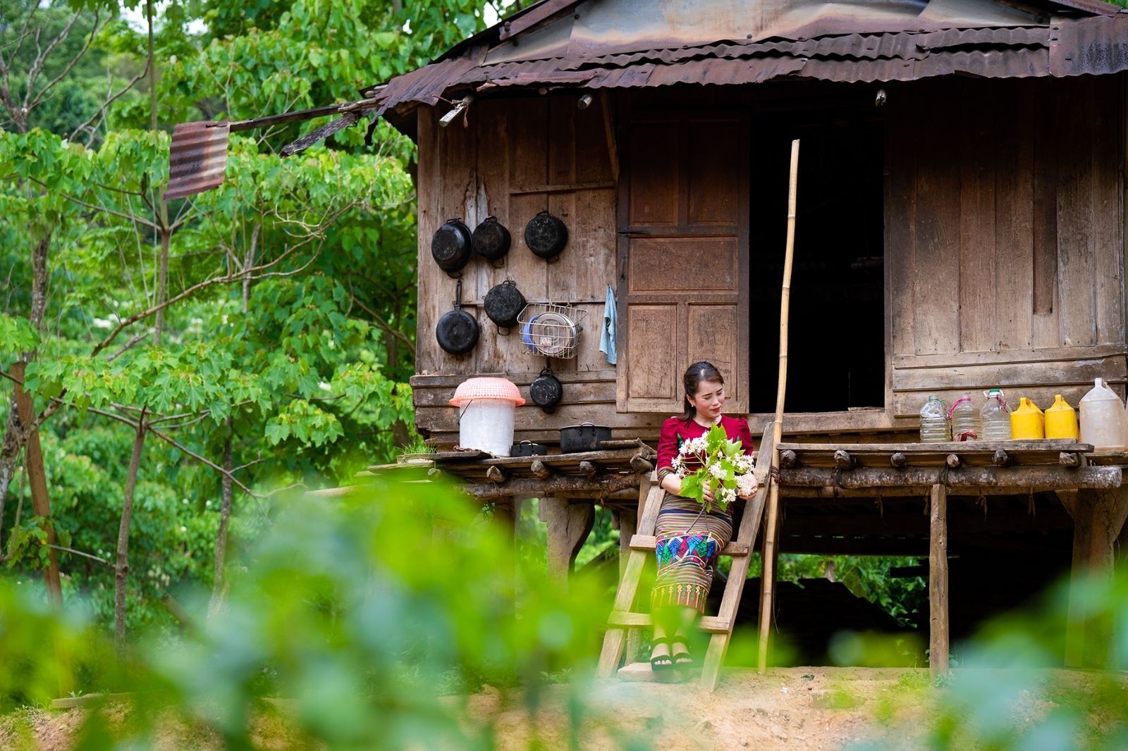Những ngôi nhà sàn giữa núi rừng phía Tây Quảng Trị