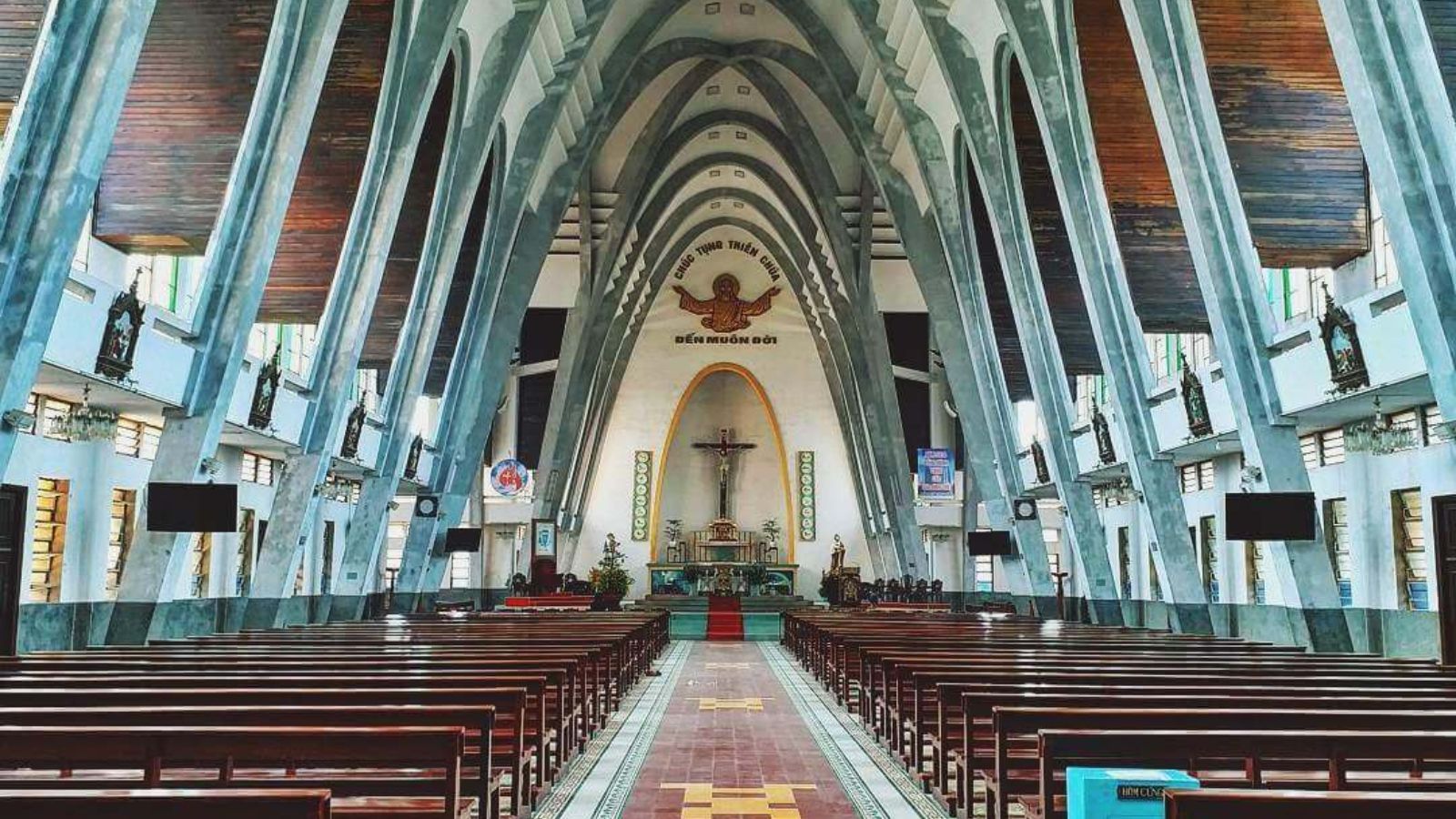 Der Raum für die wöchentlichen religiösen Zusammenkünfte in der Kathedrale Phu Cam.