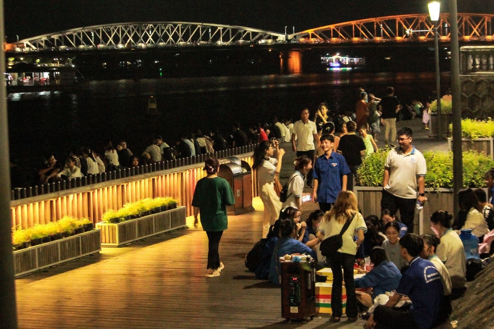 Buổi tối nhộn nhịp với các nhóm nhạc acoutics