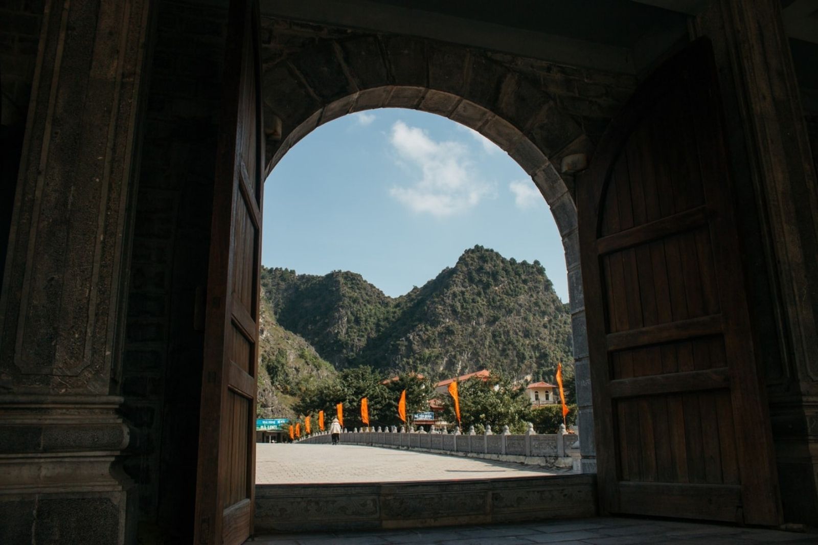 Nhiều công trình nổi bật ở cố đô Hoa Lư