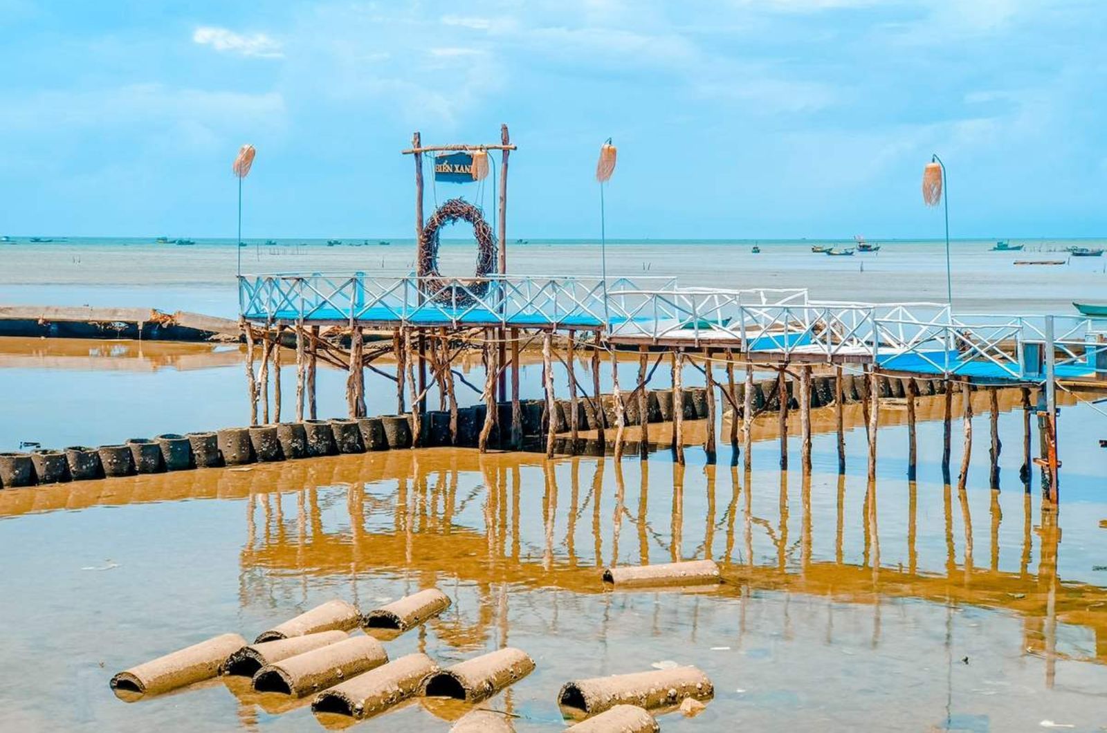 Những cây cầu gỗ ở làng chài  