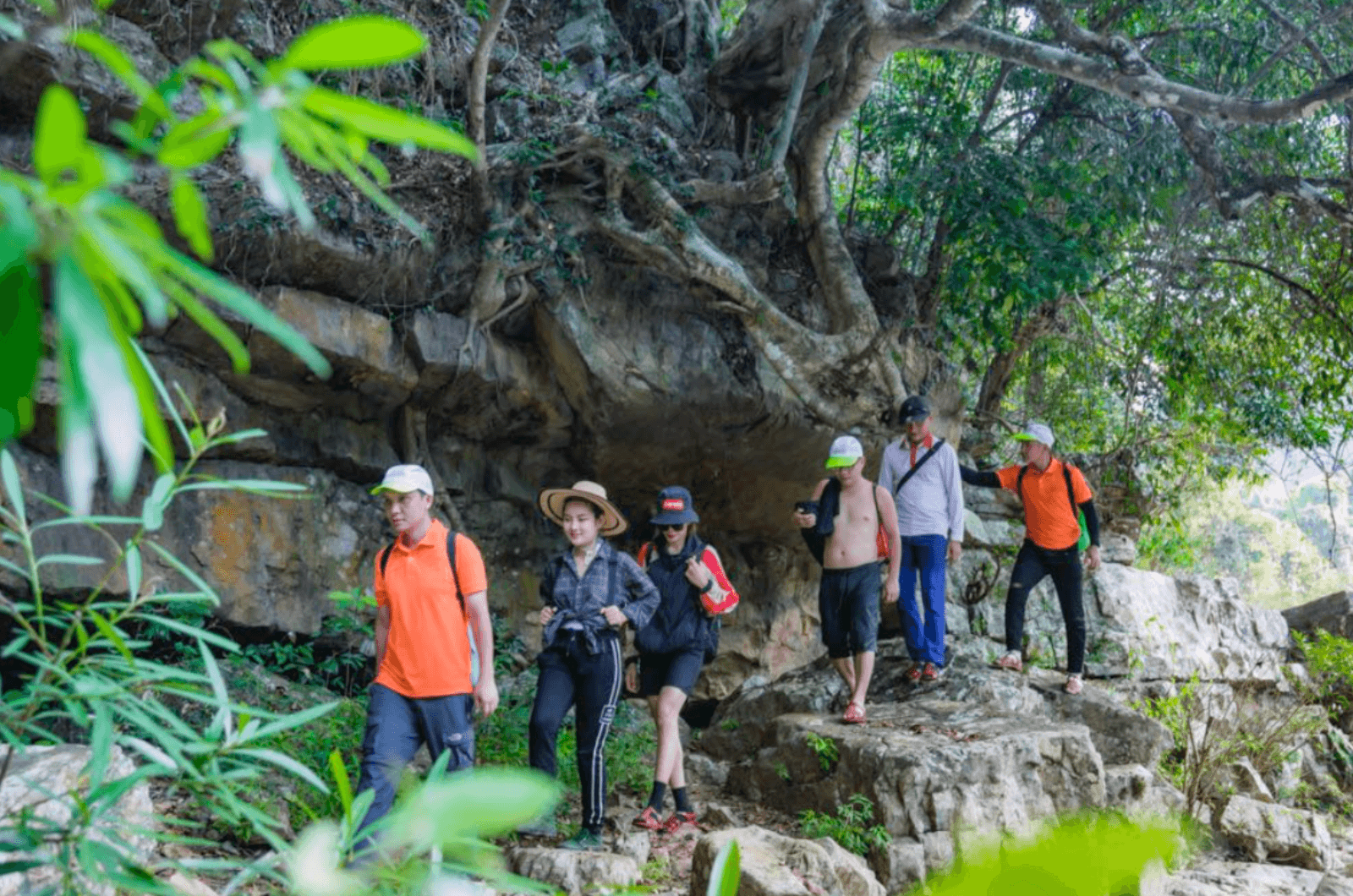  Những kinh nghiệm và lưu ý quan trọng giúp bạn có một chuyến trekking suôn sẻ và đáng nhớ. 