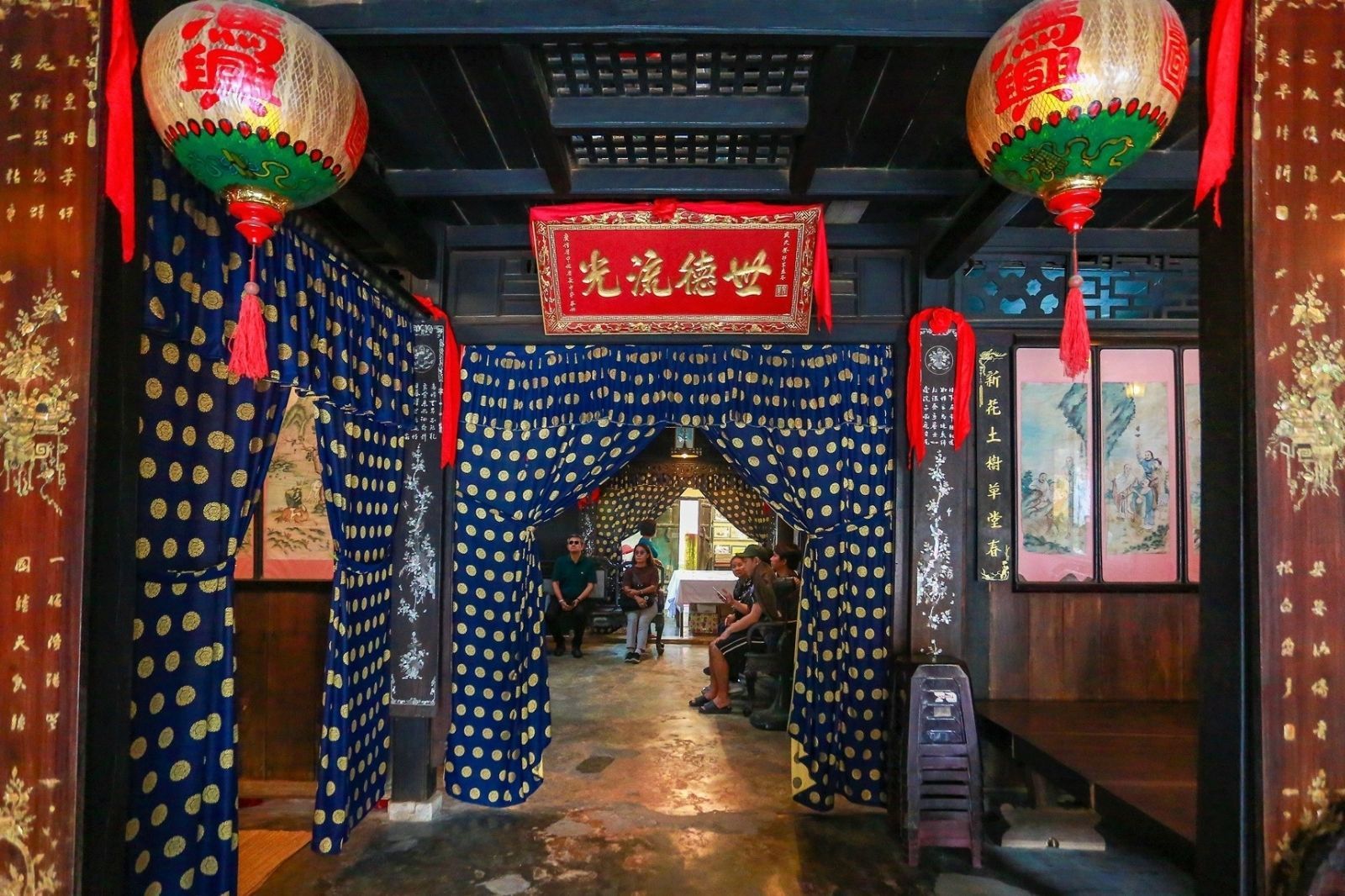 Nhà cổ Phùng Hưng là nơi sinh sống của nhiều thế hệ