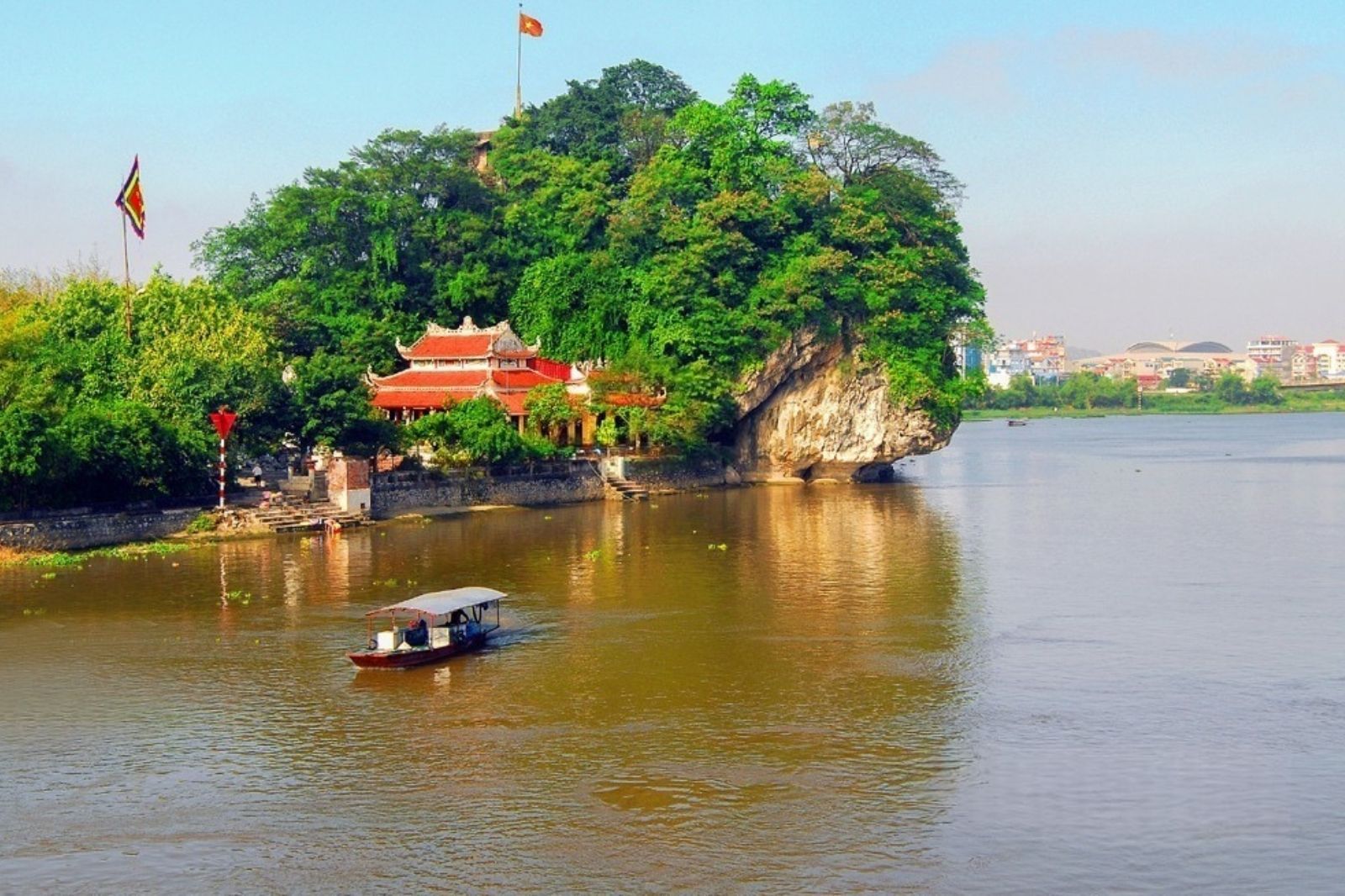 Núi Non Nước còn được biết tới là Dục Thúy Sơn 