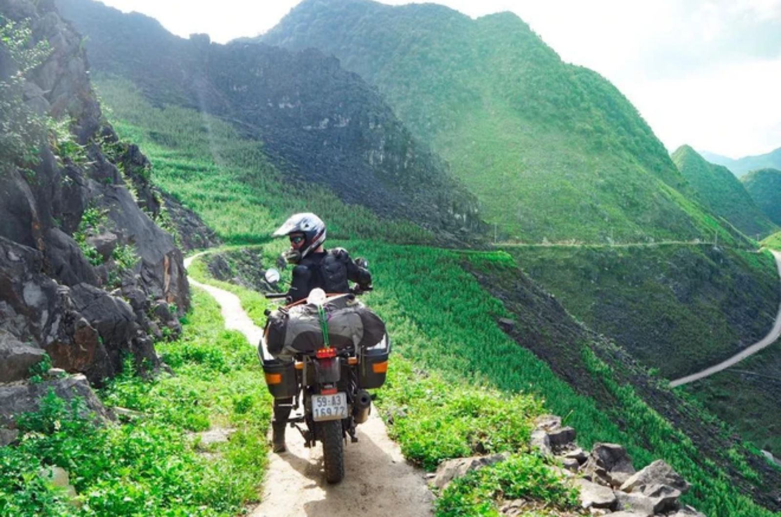 Ruta en moto por el paso de Ma Pi Leng