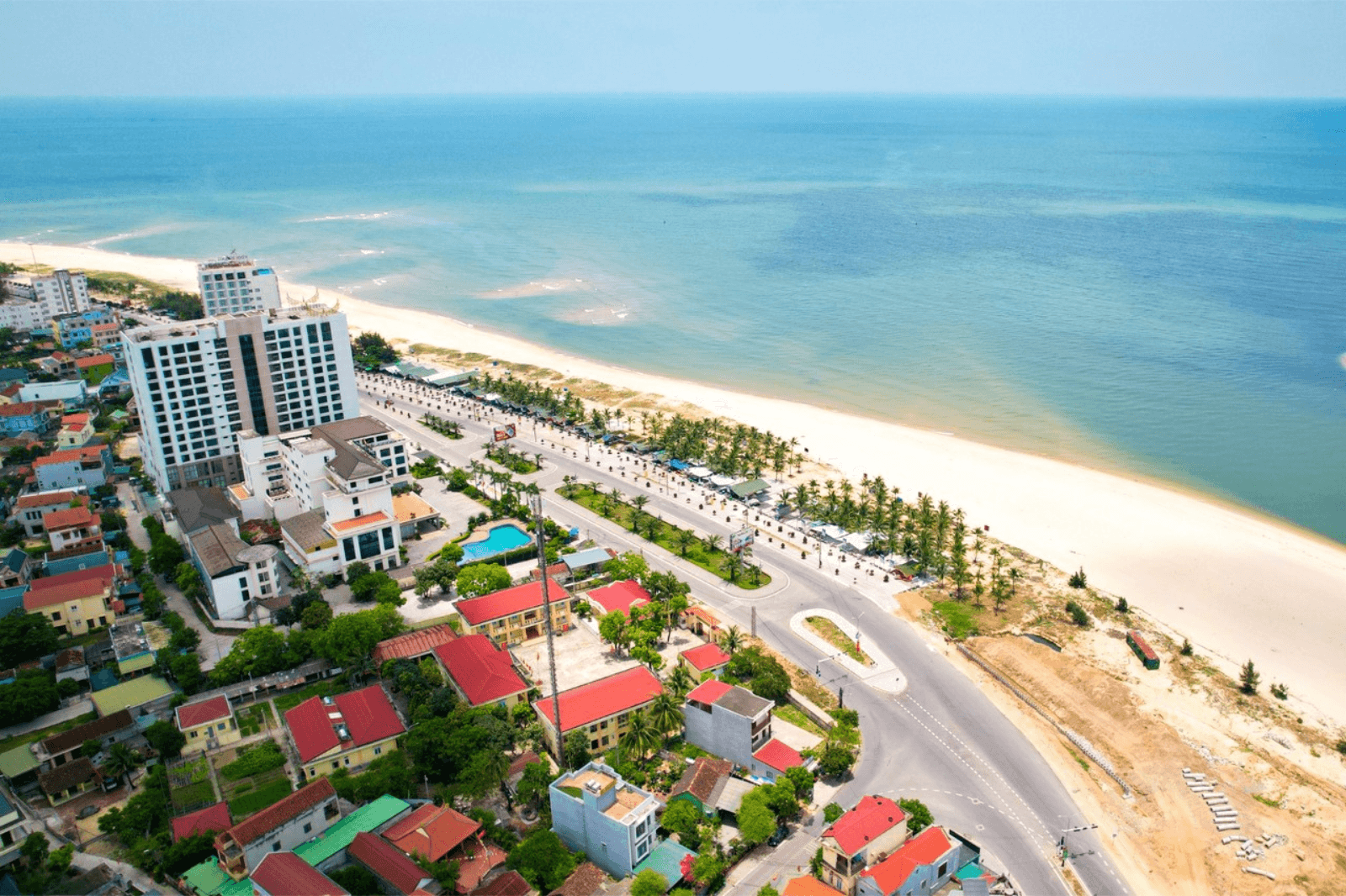 Quảng Bình có đường biển dài 