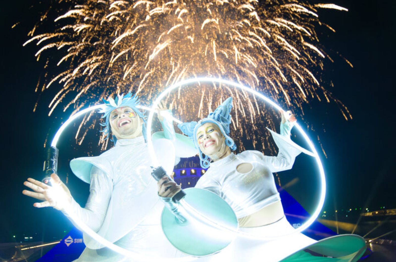 Show diễn nghệ thuật giải trí về đêm 