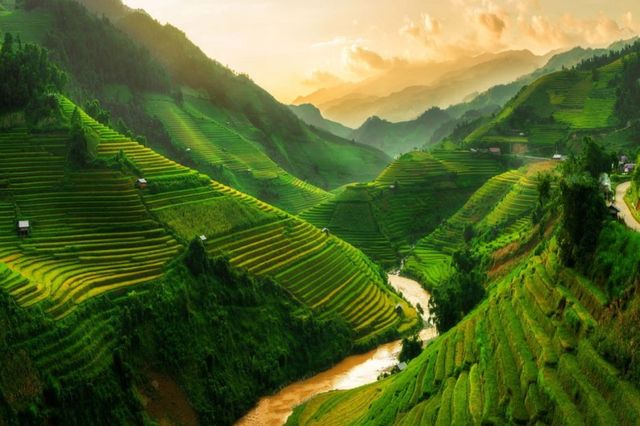 KHÁM PHÁ DI TÍCH LỊCH SỬ VÀ THIÊN NHIÊN HÙNG VĨ TÂY BẮC