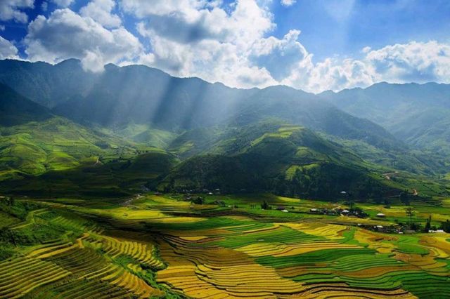 KHÁM PHÁ DI TÍCH LỊCH SỬ VÀ THIÊN NHIÊN HÙNG VĨ TÂY BẮC