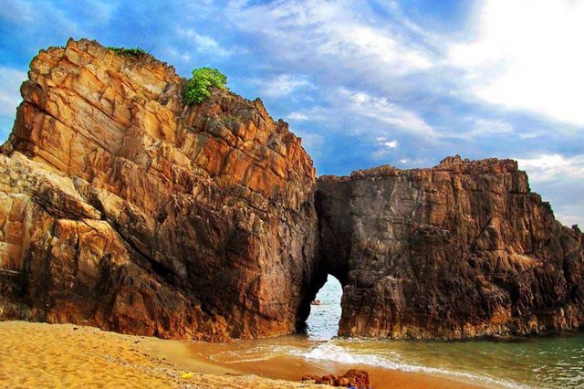 Tour-Bien-da-Nhay-gia-tot-chat-luong-2025