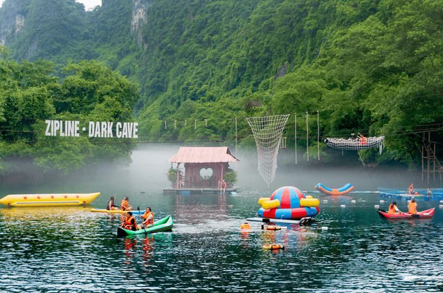 Sông chày Hang Tối 25