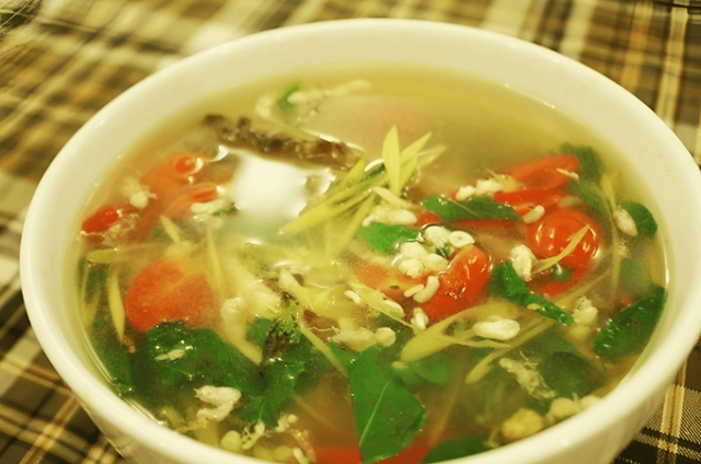 Canh chua trứng kiến là đặc sản độc đáo của Quảng Bình