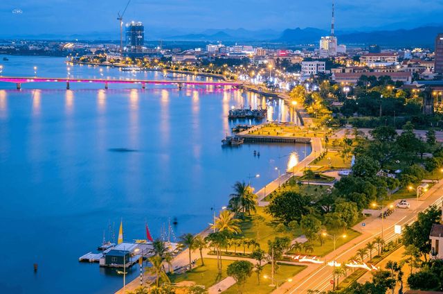 Dòng sông Nhật Lệ thơ mộng ở Đồng Hới, Quảng Bình