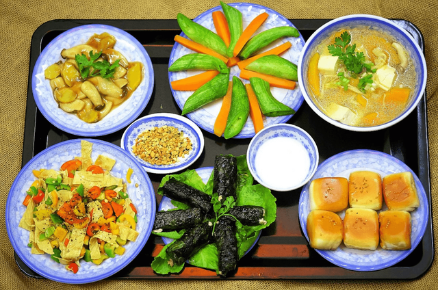 Gợi ý những quán uy tín cho người ăn chay khi du lịch Quảng Bình