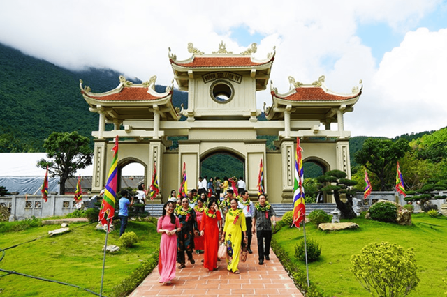Lễ hội Đền Thánh Mẫu Liễu Hạnh