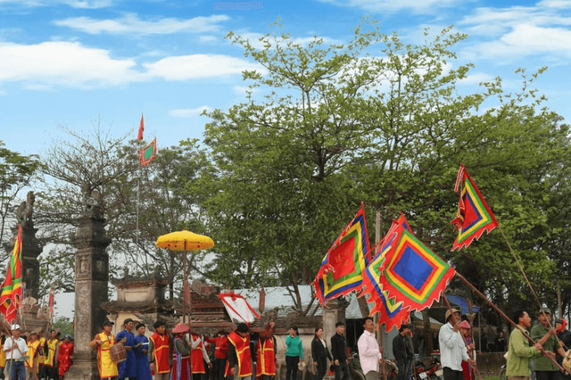 Lễ hội rước hến làng Mai Xá