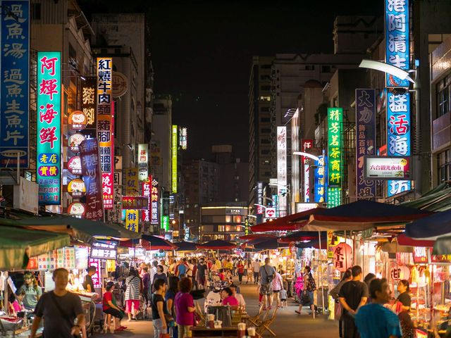 Chợ đêm Lục Hợp