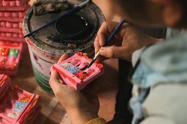 Nghề nặn tượng ông táo ở Huế