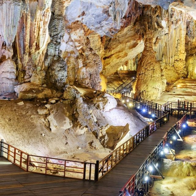 Paradise Cave - Dark Cave Tour1 Day