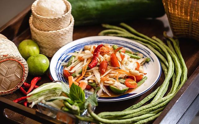 Gỏi đu đủ ở Lào