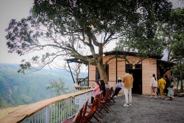 Vén Màn Mây - Săn Bình Minh Với Khe Sanh Coffee