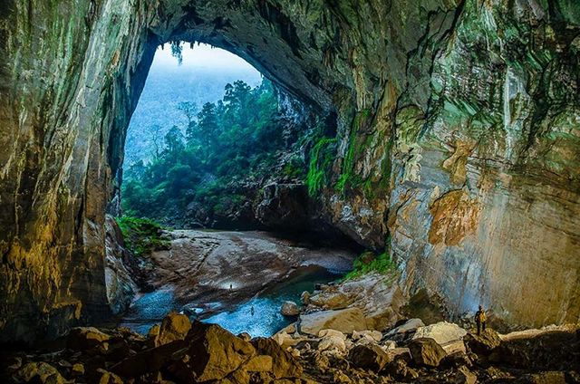 Vẻ đẹp kỳ bí của Hang Én 
