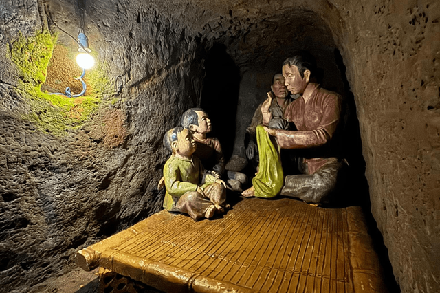 Xây dụng địa đạo Vịnh Mốc 