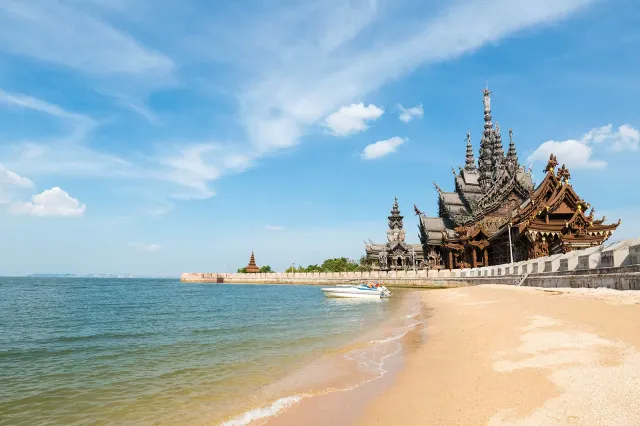 Ngôi Đền Chân Lý ở Pattaya, Thái Lan