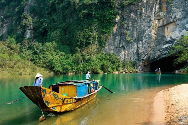 Đi Động Phong Nha có cần hướng dẫn viên không 