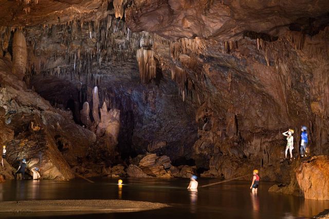 Trong lòng Động Phong Nha