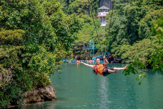 Trải nghiệm Zipline trên sông Chày