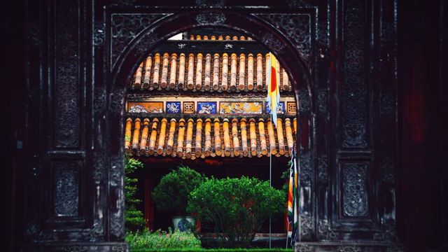 Khám Phá Khu Lăng Mộ Vua Gia Long: Di Sản Vĩ Đại Của Vị Vua Sáng Lập Nhà Nguyễn