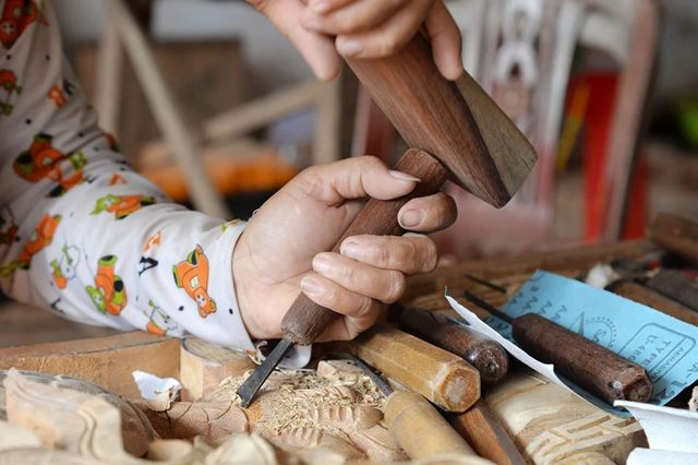 Làng nghề chạm mộc Cát Sơn 