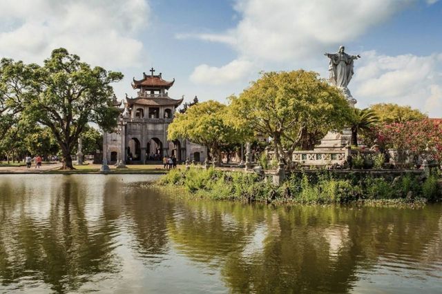 Nhà thờ đá Phát Diệm