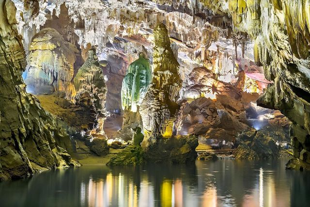Trong lòng Động Phong Nha