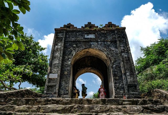 Cổng trời ở Hoành Sơn Quan