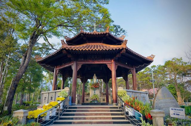Tour tượng Đức Mẹ Măng Đen 