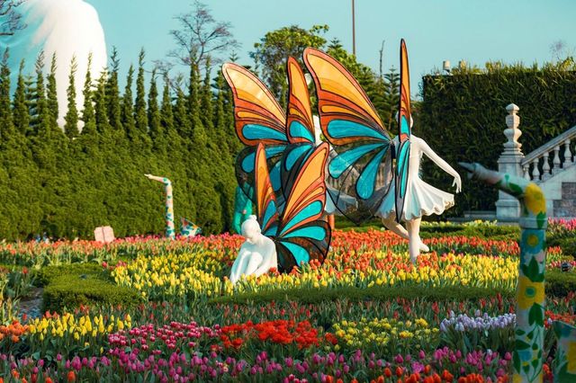 Explore Le Jardin d'Amour – The Gorgeous Flower Garden of Love at Ba Na  Hills